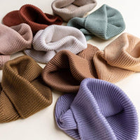 Hvid Beanie Fonzie Sand - Hello Little Birdie