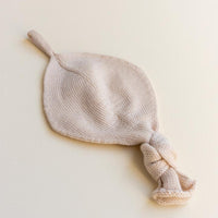 Hvid Titi Dummy Holder & Comforter Oat - Hello Little Birdie