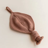 Hvid Titi Dummy Holder & Comforter, Terracotta - Hello Little Birdie